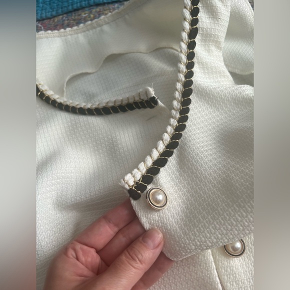 Vest - Picture 6 of 9